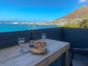 Lock up & go apt w/ great views in Simons Town